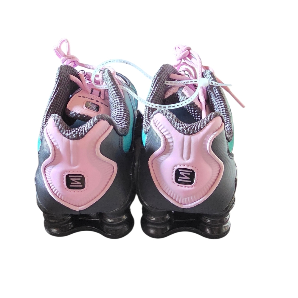 SOLD Nike Shox Women's Athletic Shoes Size 6 (On Sale $130) - Picture 3 of 5